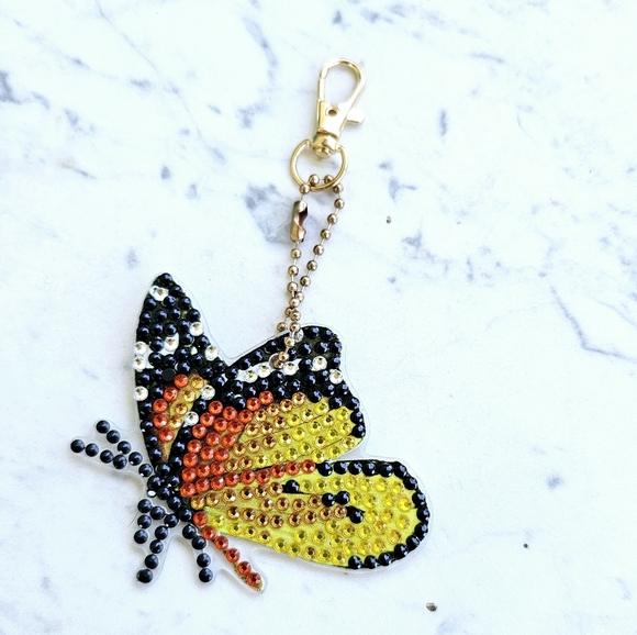 Butterfly Keychain Colorful Unique - Picture 3 of 4